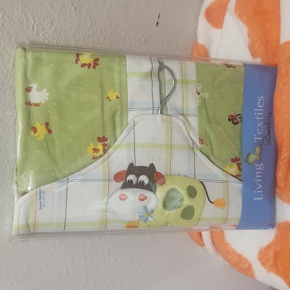Living Textiles " Lttle Farm" Embroidered Diaper Stacker - Picture 3 of 3